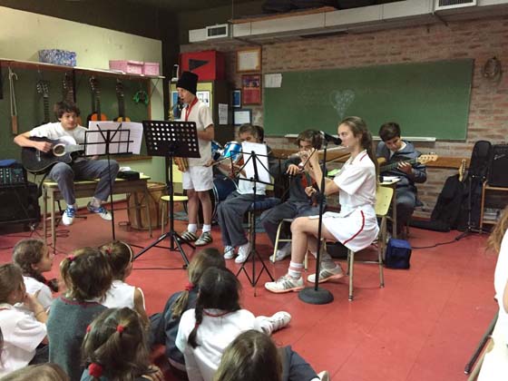 Clase de música del Colegio San Javier