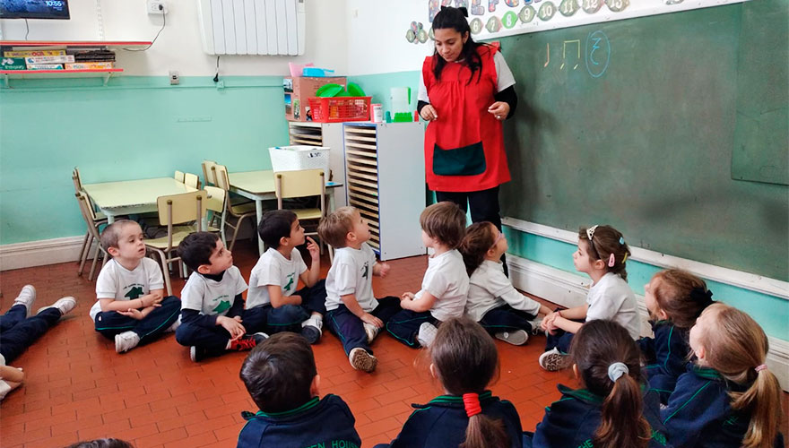 Sala de 4 Años  del Green House Kindergarten - lectura musical mediante imágenes - Colegio San Javier
